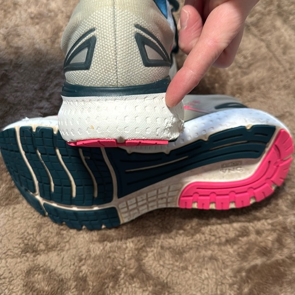 Brooks Glycerin 19 Women's Shoes - Gray and Pink - Picture 8 of 9